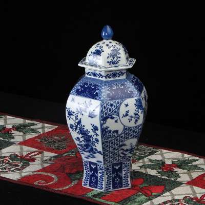 Antique Chinese blue and white home decor large ceramic hat-covered ginger jar